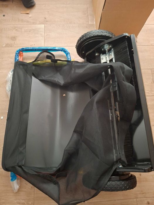 Varredora de Relvado Manual VEVOR 26" (66 cm) – Nova na Caixa!