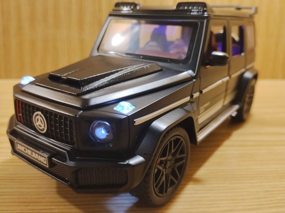 Модель Mercedes-Benz Brabus G-klass 1:24 автоэксперт металл свет звук инерция Мерседес Мерс Гелик Брабус машинка