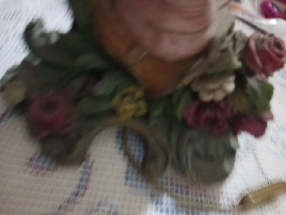 Candeeiro base menina com chapéu, com abajur