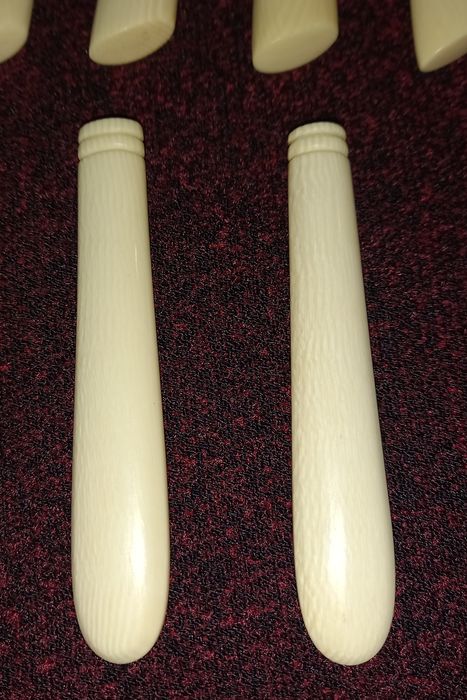 Vendo, marfim, varias pecas, todos 200 euro