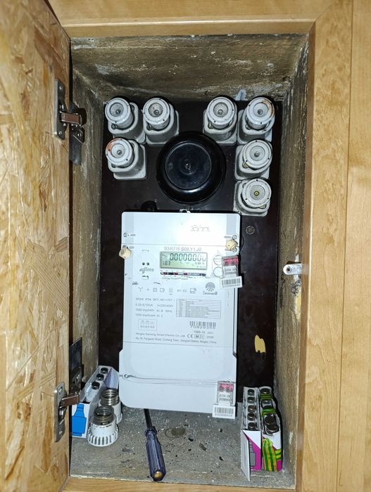 Elektryk, przyłącza, liczniki, pogotowie elektryczne 24/7, domofony.