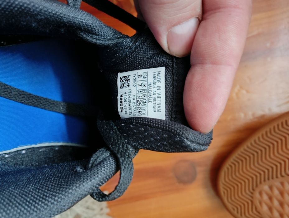 Sprzedam buty halowe Reebok rozmiar 40,5