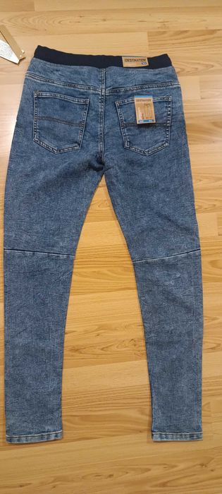 Sprzedam nowe spodnie jeansowe 164 r. dla hłopaka