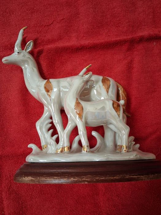 Peça decorativa com imagem de animais