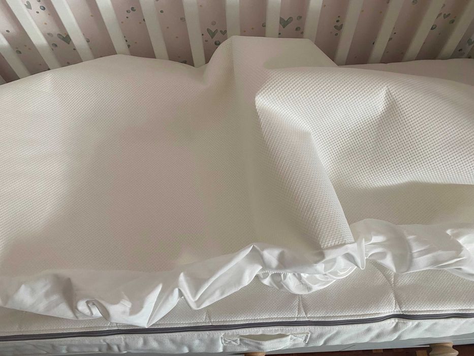 BERÇO IKEA BRANCO, para bébe e criança, com gavetão