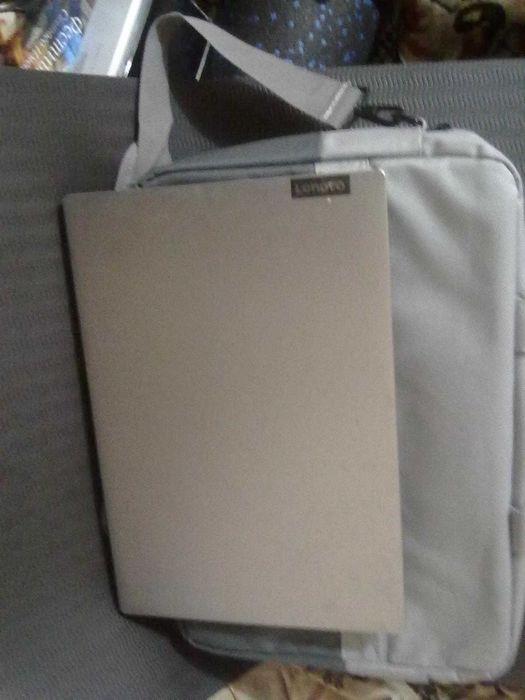 сумка под ноутбук из трех отделений новая бежево-серая