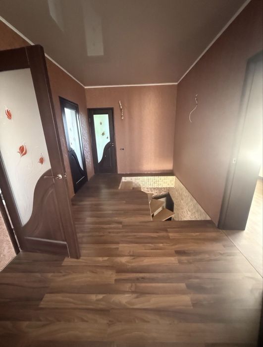Большой добротный дом на Плавневой со всей мебелью и техникой