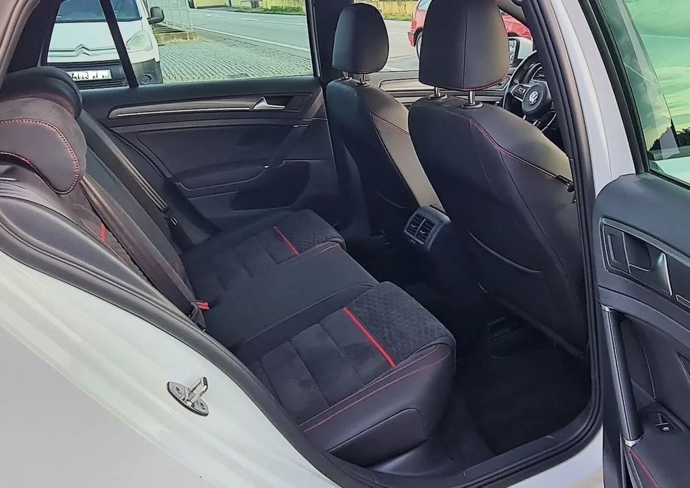 VW Golf 2.0 TSI GTI Performance