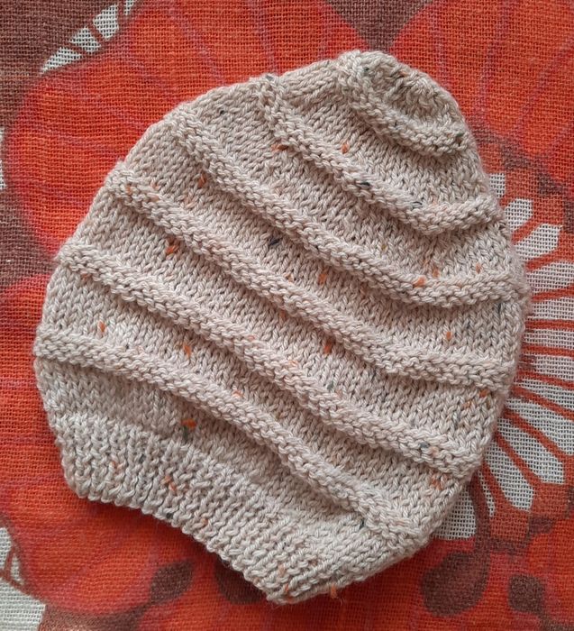 Czapka robiona na drutach * NOWA