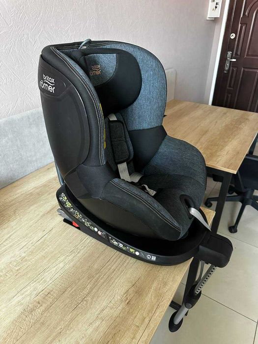 Продам автокрісло Britax Römer DUALFIX² R, колір Blue Marble, 2019 р.