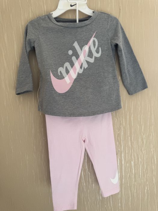 Костюм для дівчинки Nike  74-80 розмір