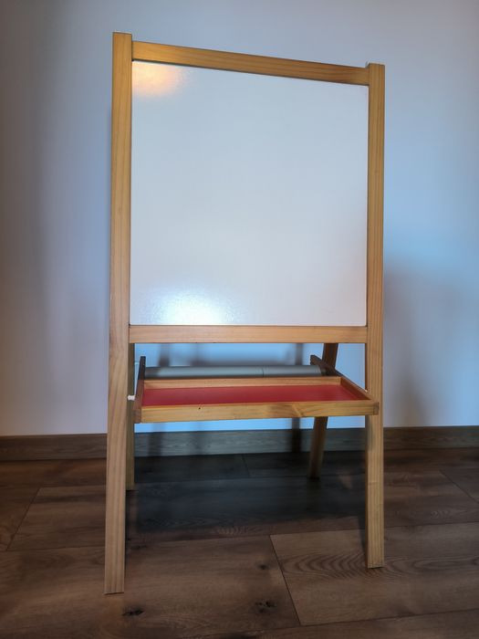 Tablica Ikea sztaluga dla dzieci