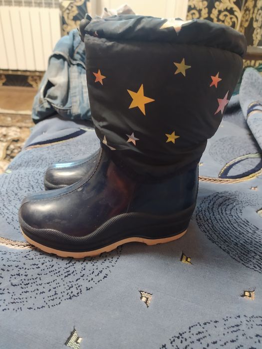 Продам дитячі резинові чоботи.