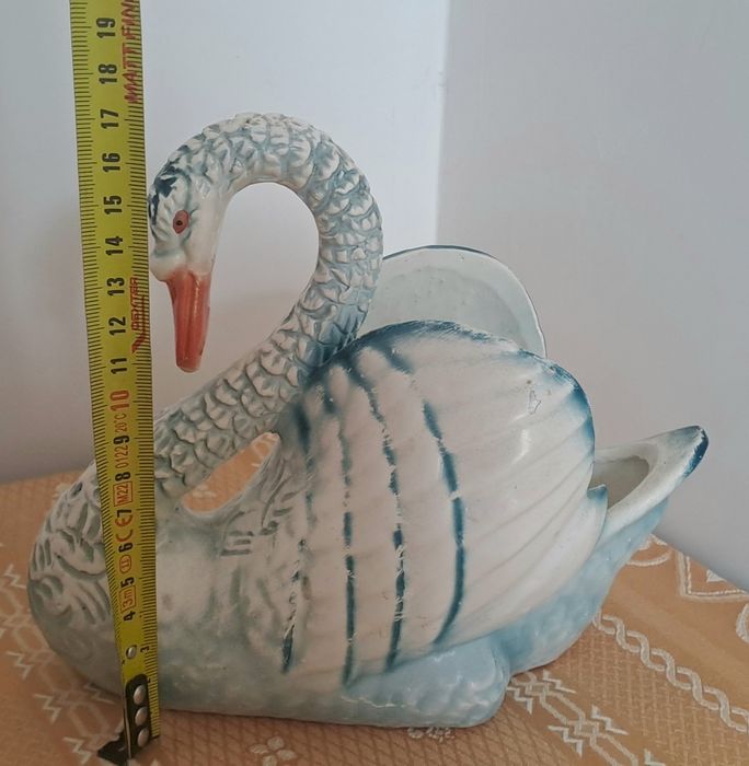 Cisne em cerâmica antigo para colocar planta