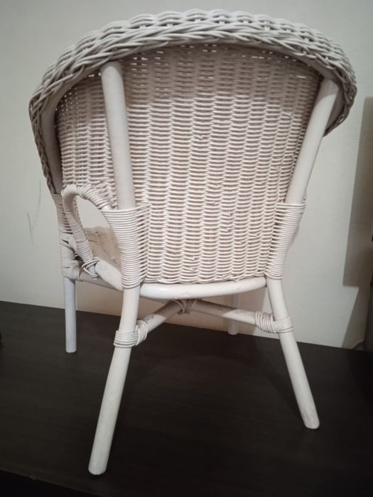 Cadeira em verga de criança