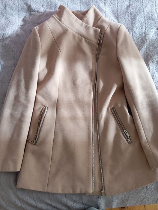 Жіночий верхній одяг