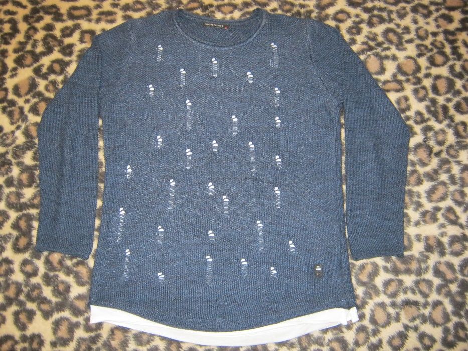 Oryginalny sweter "RED BRIDGE", rozmiar "M".