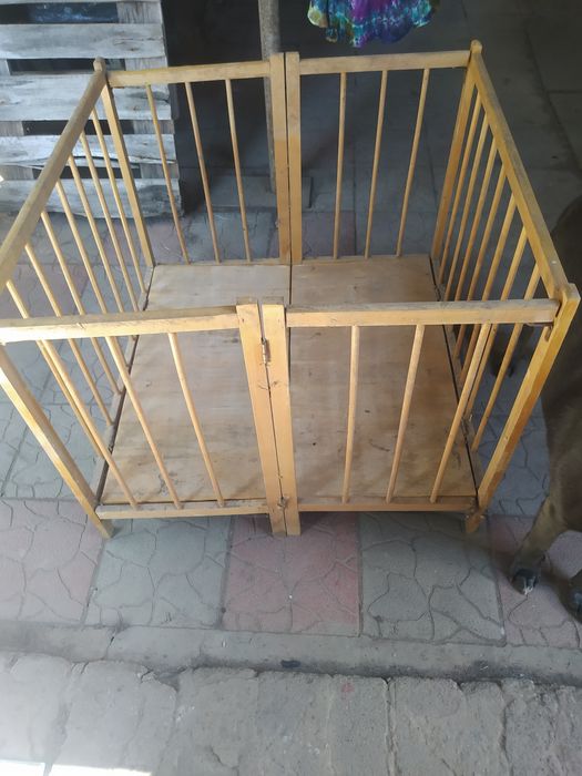 Продам 2 манежа старые