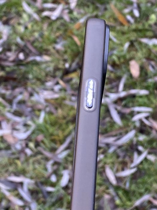 Продам чохол айфон 13