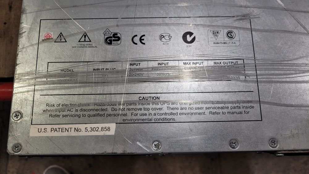 ДБЖ серверне APC (SMC3000RMI2U)