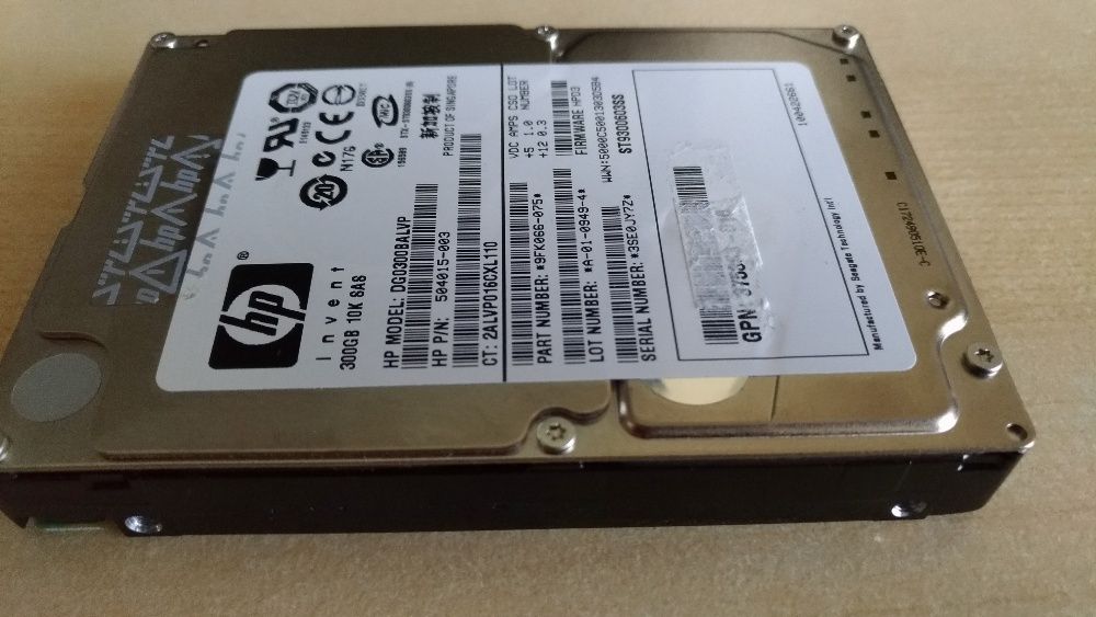 600 GB and 300 GB 2.5&#x27;&#x27; SAS Computer Hard Drives64354230412675120