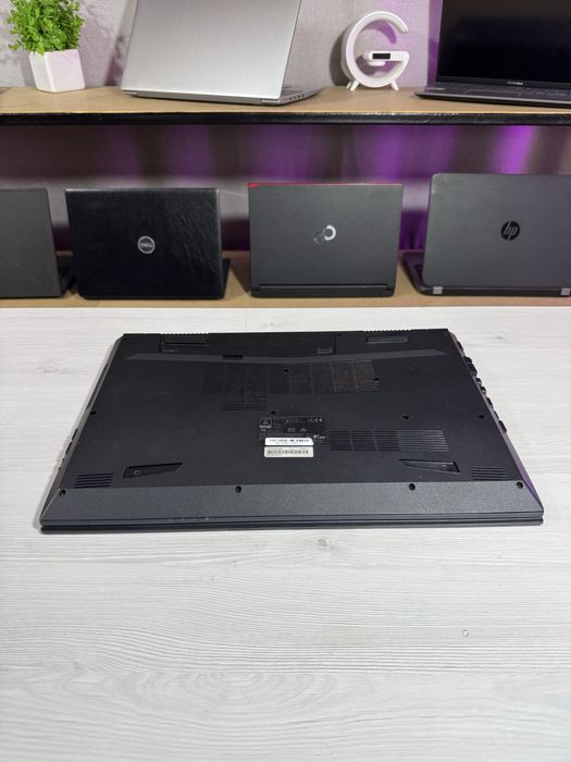 Ноутбук Clevo N870HK/i7-7700HQ/16 Gb/128 Gb/500 Gb/GeForce GTX 1050Ti