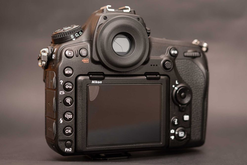 Nikon D850 + NIKKOR 70-200mm + NIKKOR 20 mm + NIKKOR 60 mm + SB-5000