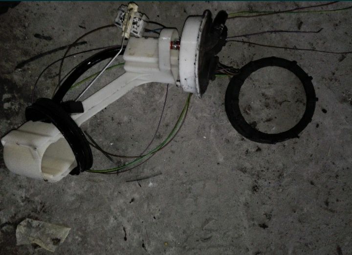 Пассат б5 Куліса передач,коробка передач ,кнопка бензобака та інші Зап