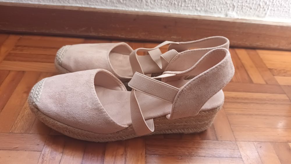 3 pares - Chinelos e sapatos de verão