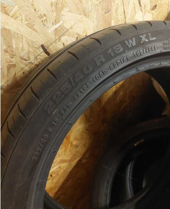 Continental - Opony 225/40 R18 2016r. - używane