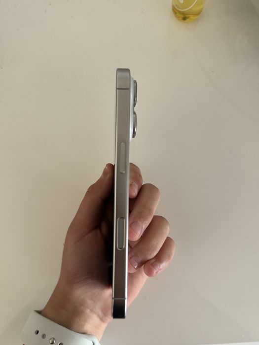 Iphone 16 pro biały