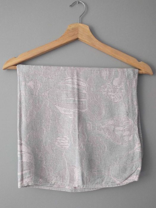 szaro-różowy ręcznik, materiał w wzór balonów, 68x68 cm