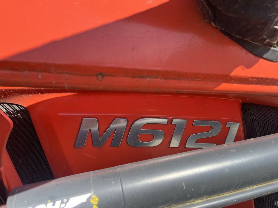 Kubota M6121 Kubota