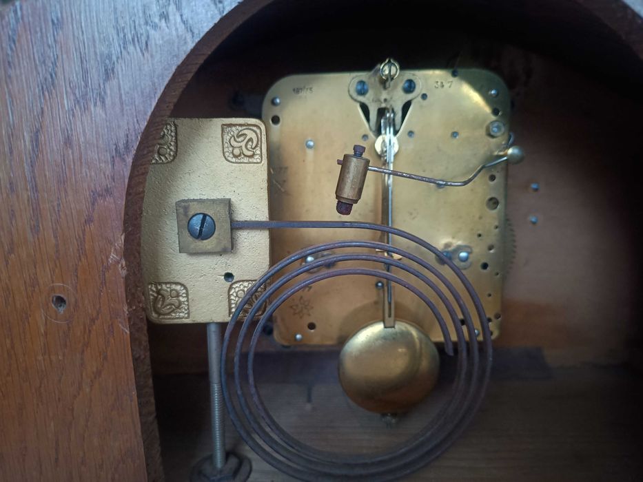 Kominkowy zegar wahadłowy Junghans