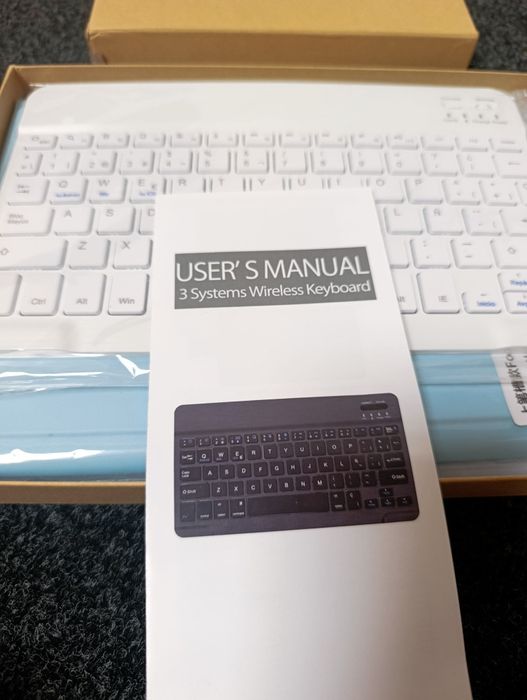Etui z klawiaturą bezprzewodową Bluetooth do tabletu | Błękitne