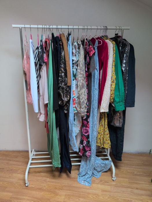 Одяг. Набір одягу. Розпродаж