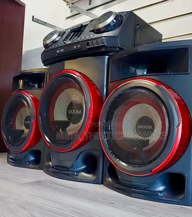LG XBOOM CJ88 2900 wts RMS