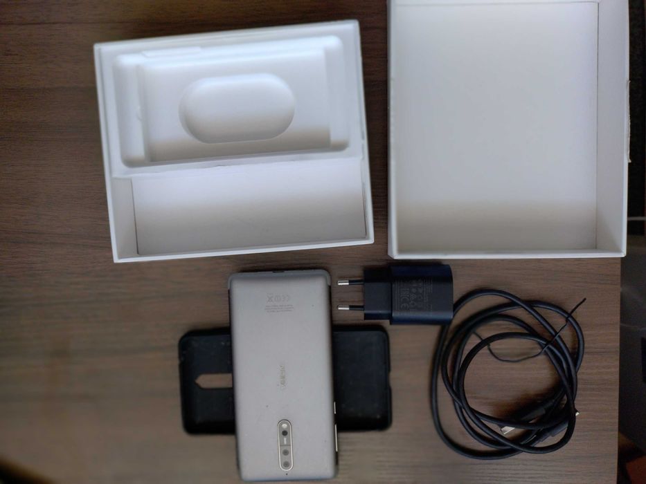 Smartfon Nokia 8 TA-1004 4GB 64GB Android 9.0 dual sim stalowy komplet