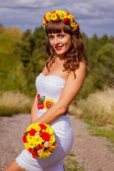 Вишита весільна/вечірня сукня ручної роботи