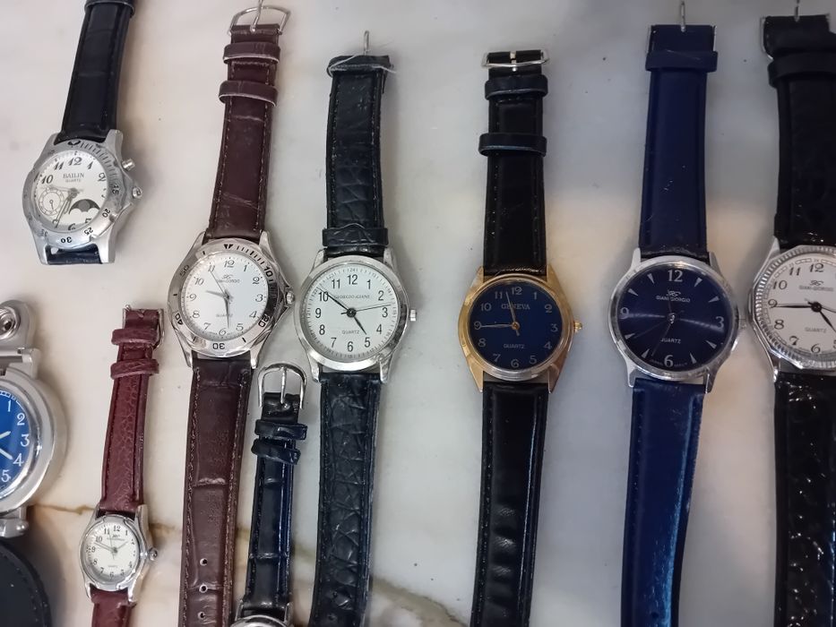 Conjunto de Relógios Diversos Pilha/Reparação