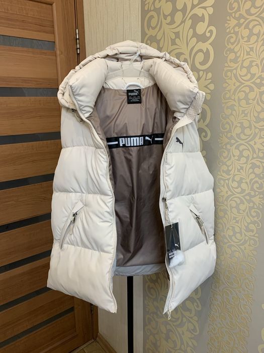 Пума Puma Жилети БезрукавкиУкорочені Жіночі Чоловічі XXS-XXL. Рожеві. Білі. Чорні. У кольорі Беж. Пума