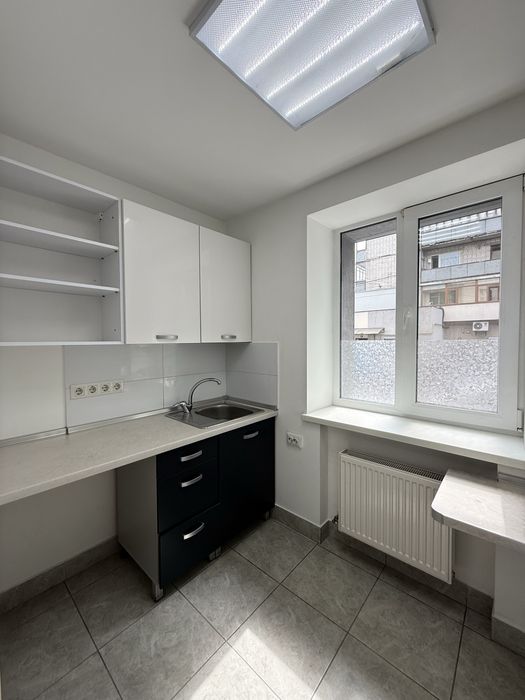 Продаж комерційного приміщення з ремонтом, 80 м², по вул. Одеська