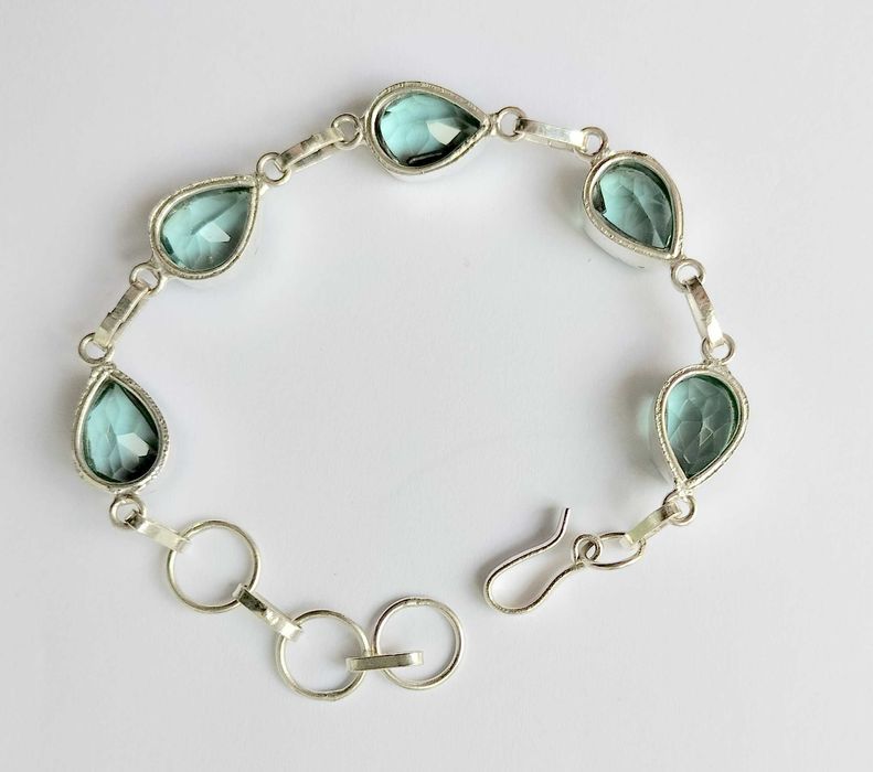 Conjunto prateado em quartzo