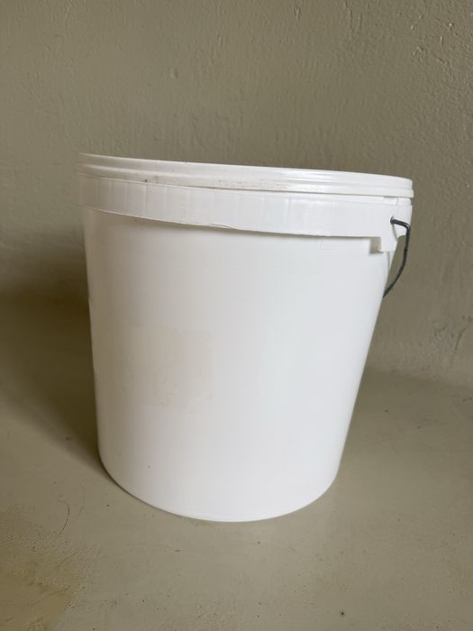 Wiaderka wiadra pojemniki plastikowe