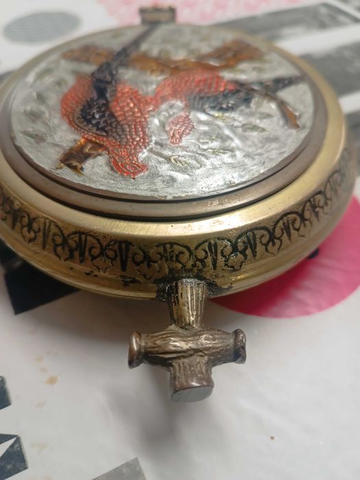 Cinzeiro em latão antigo