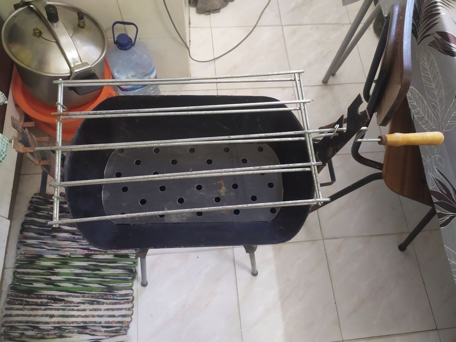 Grelhador a carvão