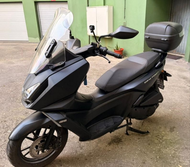 Scooter 125 with only 3,000 km