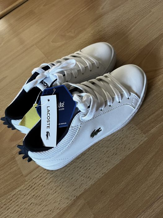 Buty dziecięce Lacoste 32
