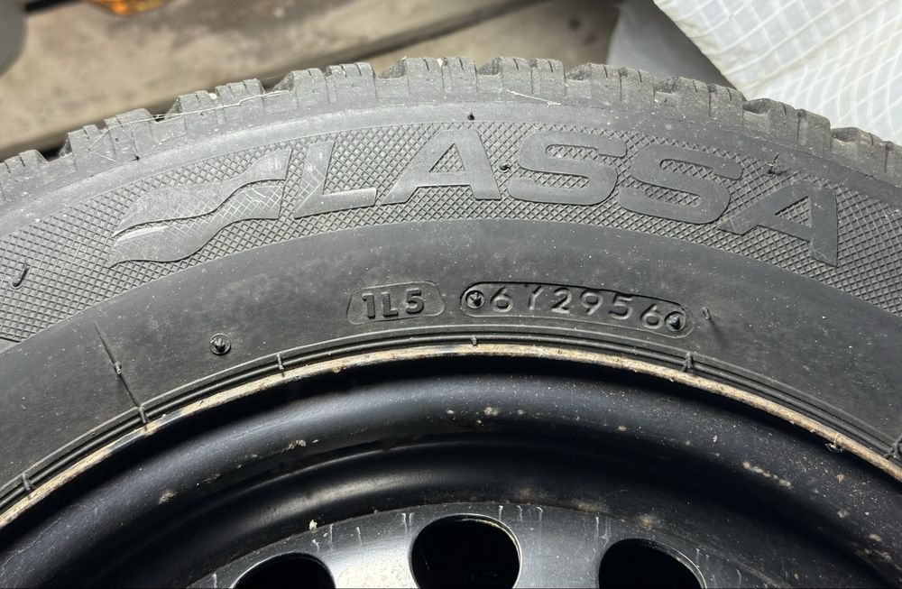Продам шини резина з штамповками Lassa 175 65 r14
