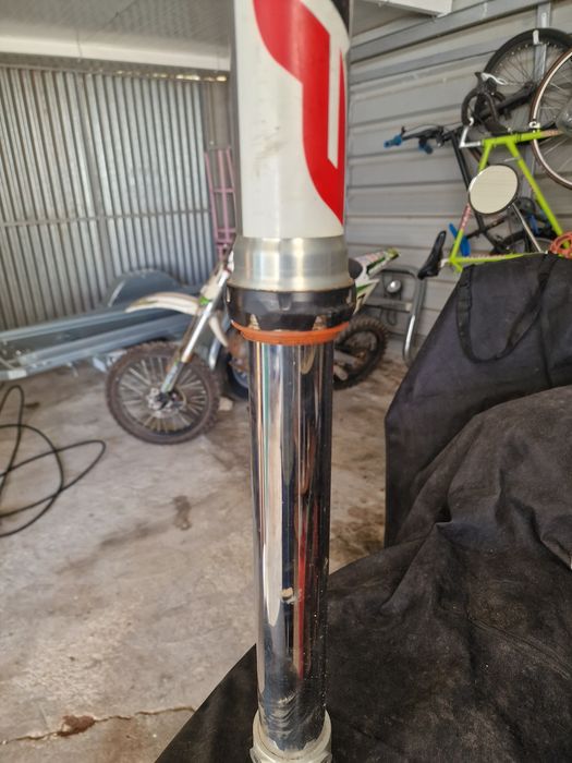 Suspensão frontal ktm XPLOR 48 (1 danificada)